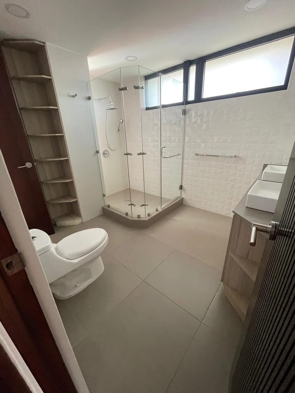 Amplio y Exclusivo Apartamento en Zona 14 — foto 12 de 12