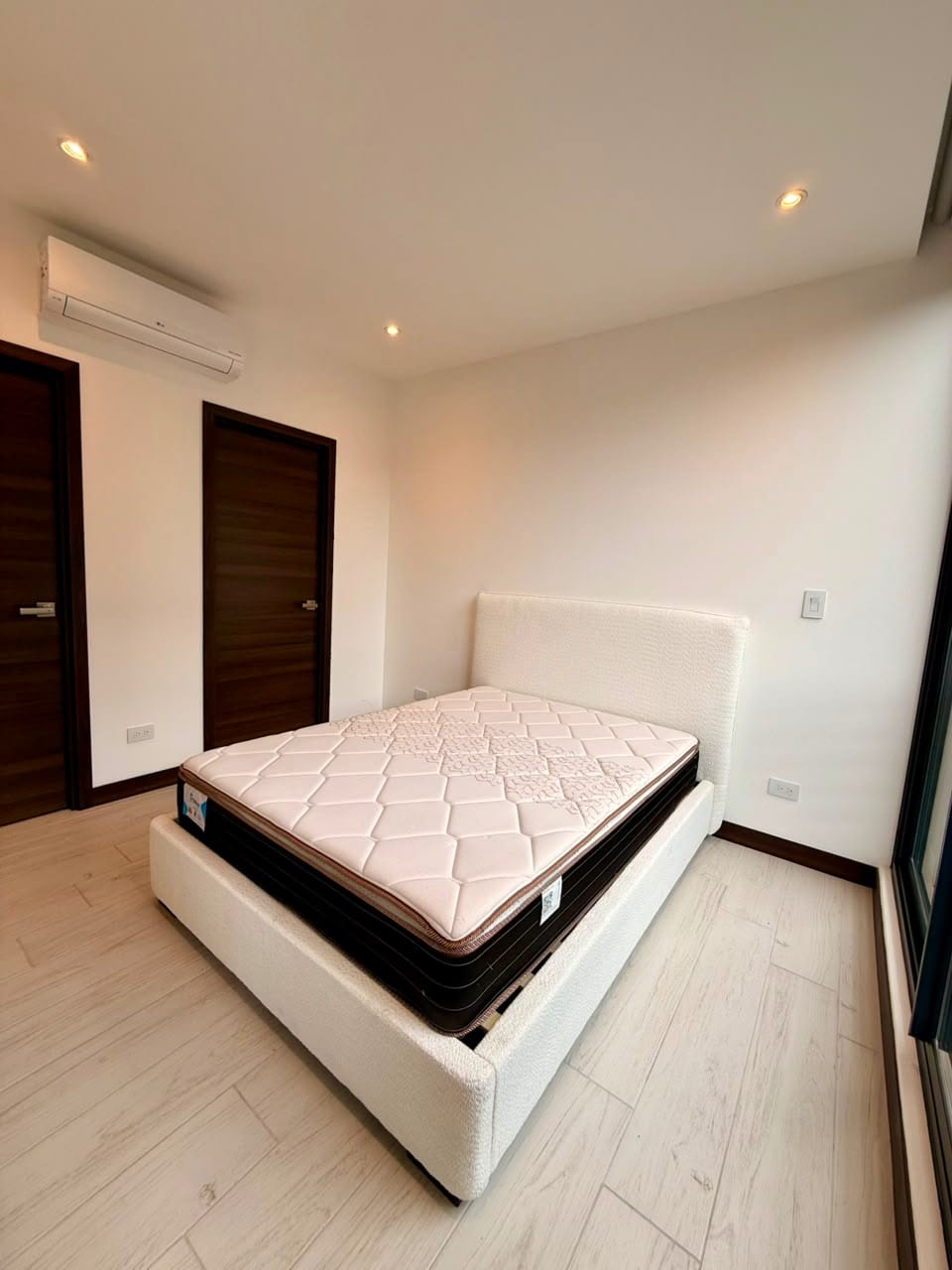 APARTAMENTO AMUEBLADO ZONA 15 PARA ESTRENAR — foto 6 de 17
