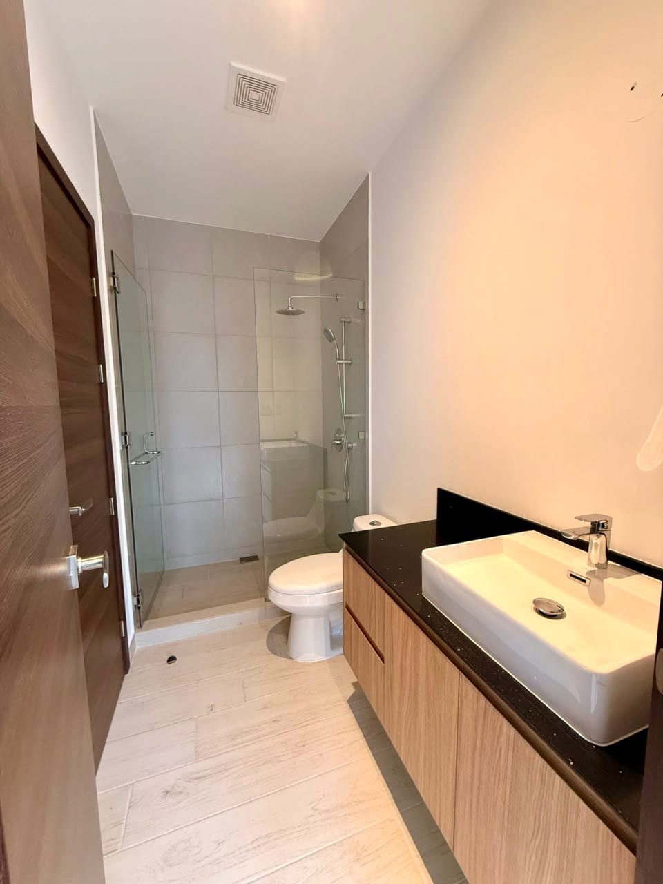 APARTAMENTO AMUEBLADO ZONA 15 PARA ESTRENAR — foto 9 de 17