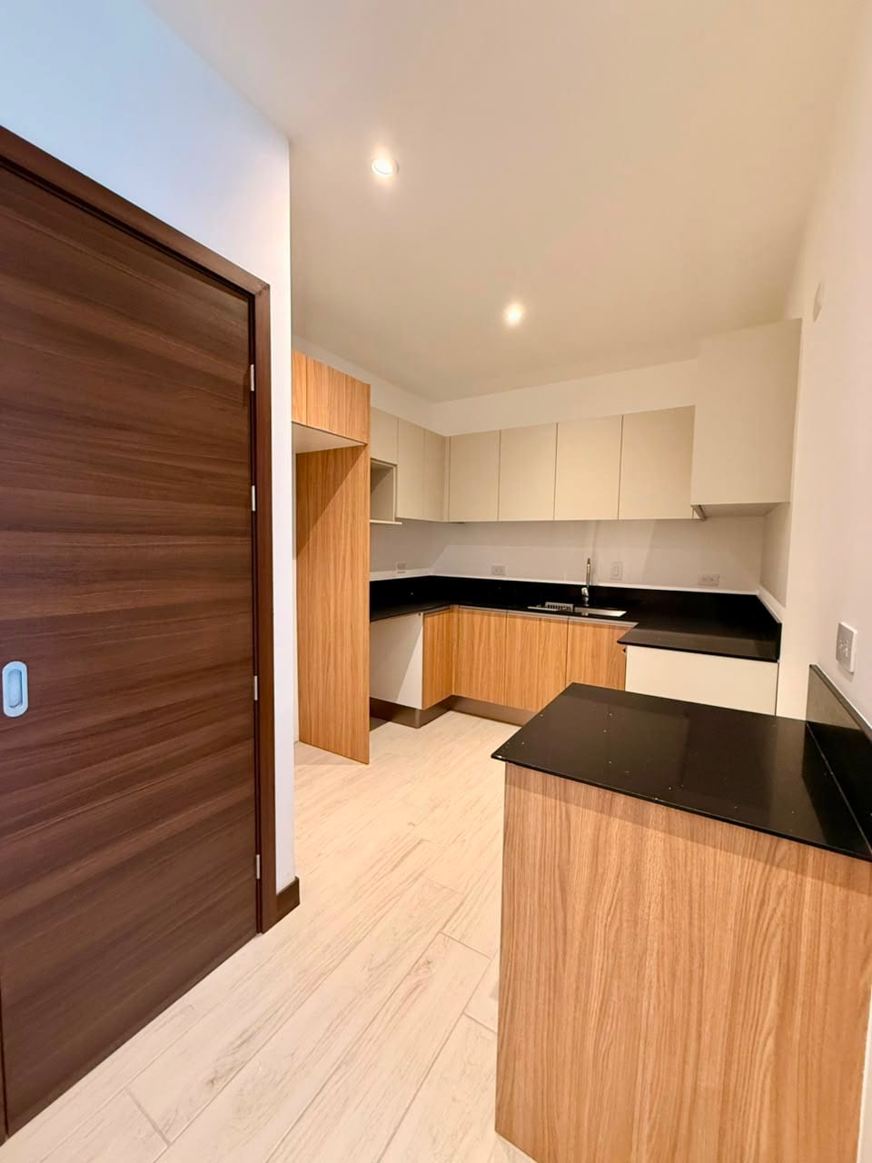 APARTAMENTO PARA ESTRENAR ZONA 15 — foto 2 de 17