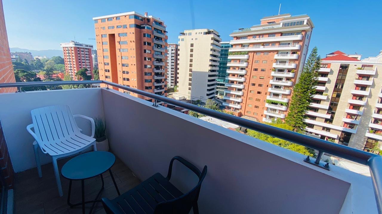 APARTARMENTO AMUEBLADO Y EQUIPADO ZONA 10 — foto 11 de 14